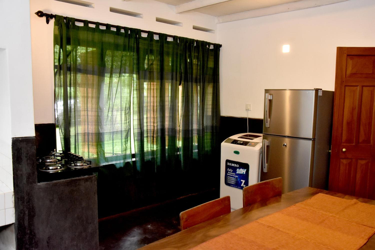 Food & Drinks 5, Villa Polhena, Matara Four Gravets