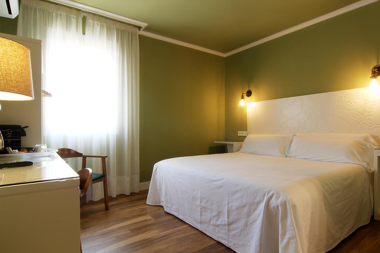 Bedroom 2, Los Castañuelos, Ávila
