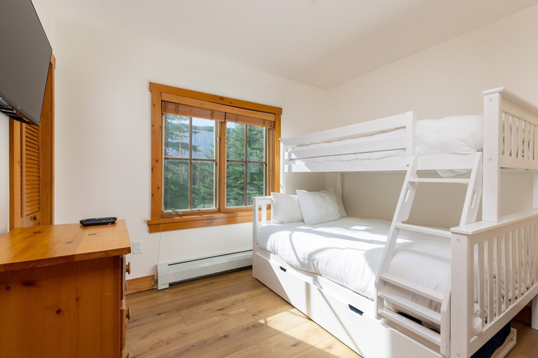 Room 2, 8577 Expedition Station 3 Bedroom Condo by RedAwning, Summit