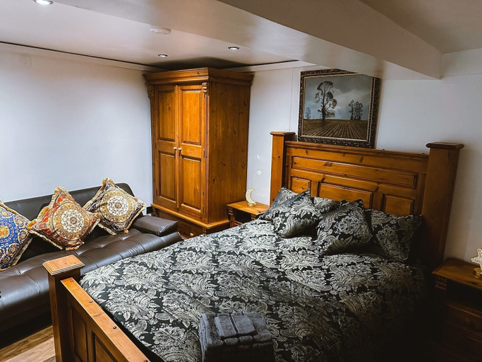 Bedroom 3, Eliteelegance Suites 2-bed Apartment in Sheffield, Sheffield