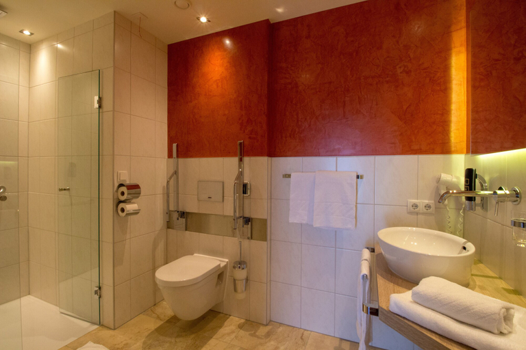 Bathroom 3, Hotel Munde, Innsbruck Land