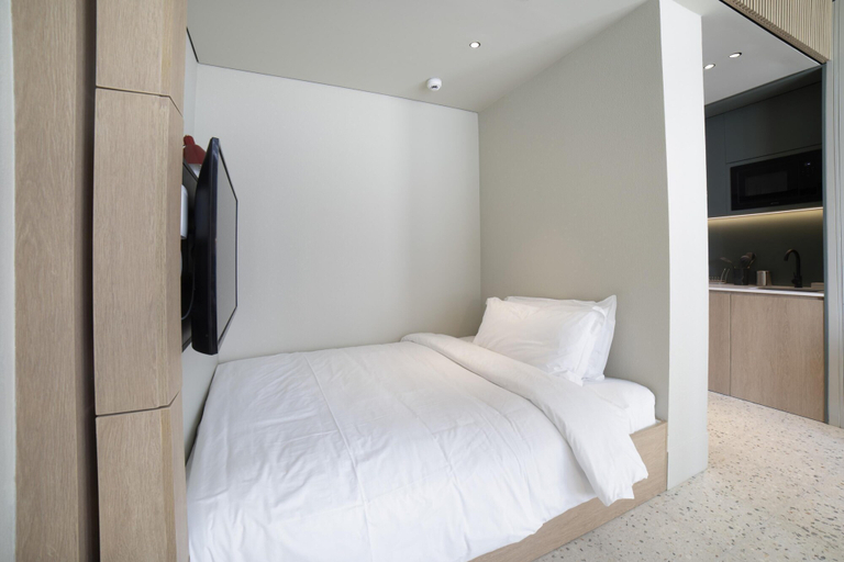Room 5, Elegant Escape Studio at Upside Living Business Travel Ready, Dubai