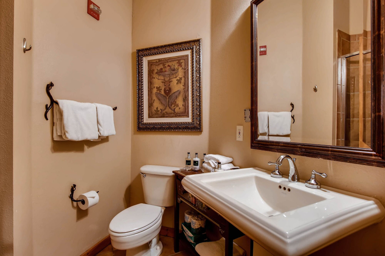 Bathroom 2, Luxury 3br Ski In-out /firepit, Pool, Sauna 3 Bedroom Condo by RedAwning, Summit