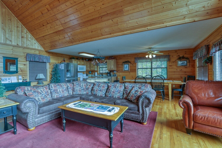 Others 4, An Amazing View - 4 Bedrooms, 3.5 Baths, Sleeps 10 Cabin by RedAwning, Sevier