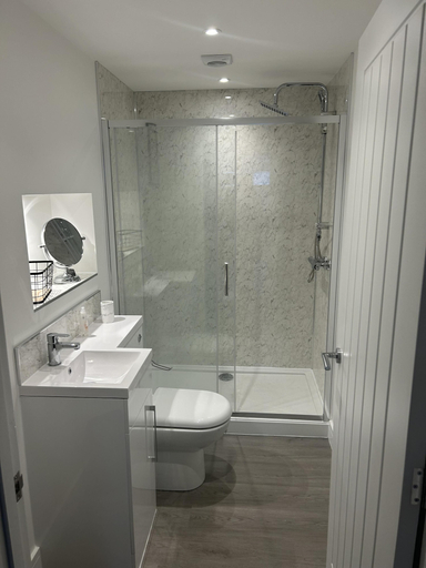 Bathroom 3, Lovely 1-bed Apartment in Glastonbury, Somerset