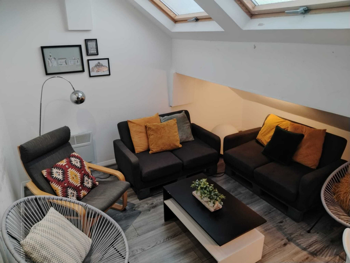 Others 3, Immaculate 4-bed Apartment in Liverpool, Sefton