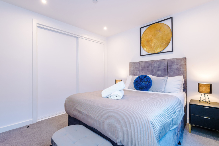 Bedroom 3, Outstanding,captivating Stays for Discounts Prices, Birmingham