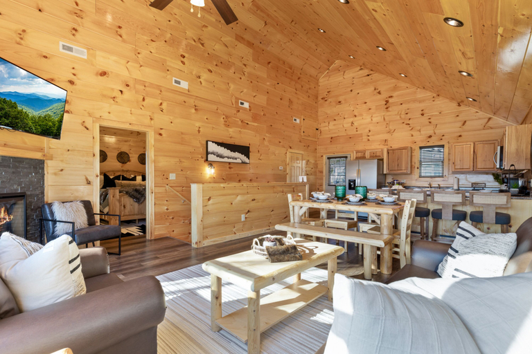 Others 5, Parkway Paradise w Private Hot Tub, Sevier