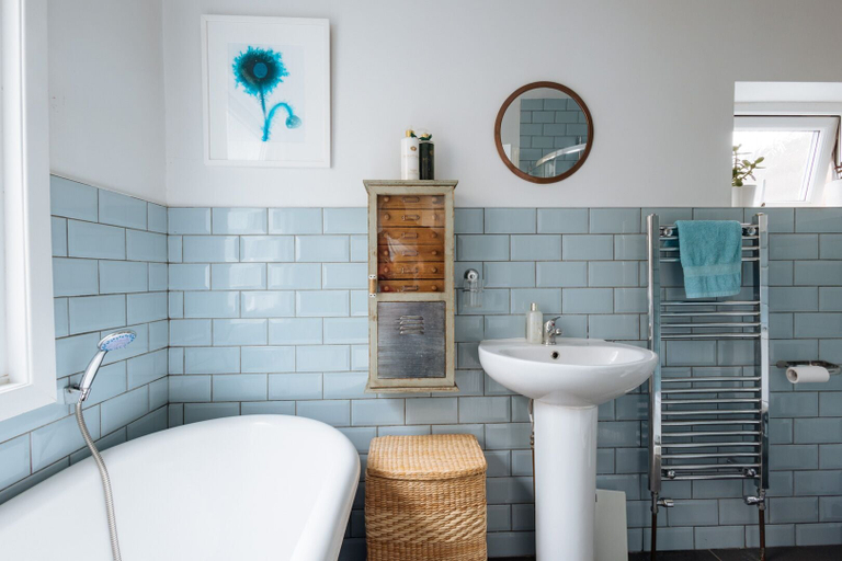 Bathroom 3, Comfy 1-bed Apartment in London, London