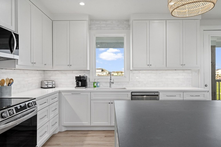 Private kitchen 4, The Big Shore 4 Bedroom Home by RedAwning, Galveston