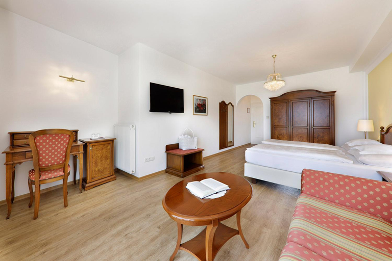 Bedroom 3, Hotel Muhle Mayer, Bolzano