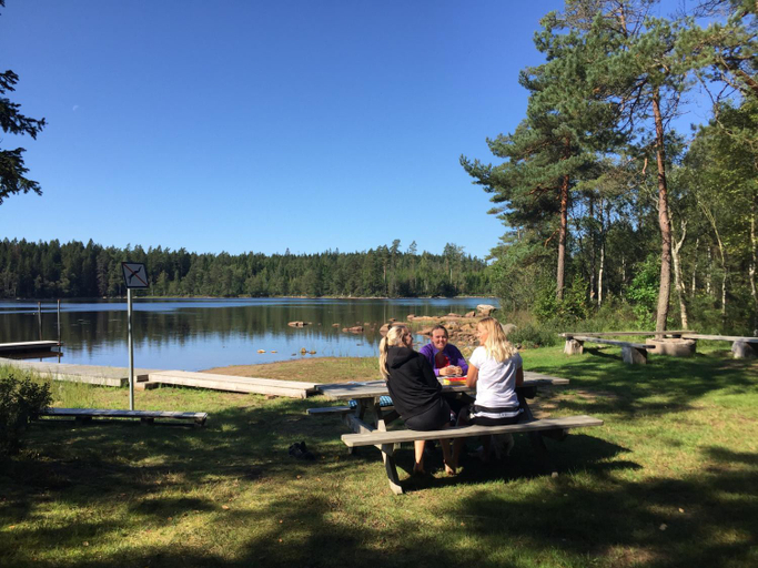 Others 3, Mandy's Inn, Svenljunga