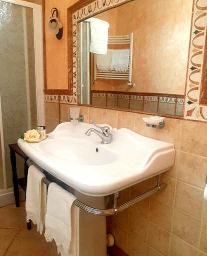 Bathroom 3, Bellagio Rotonda apartments, Como