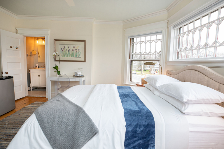 Bedroom 2, 2W Lake, Onondaga