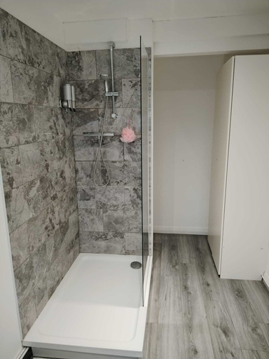Bathroom 2, Immaculate 4-bed Apartment in Liverpool, Sefton