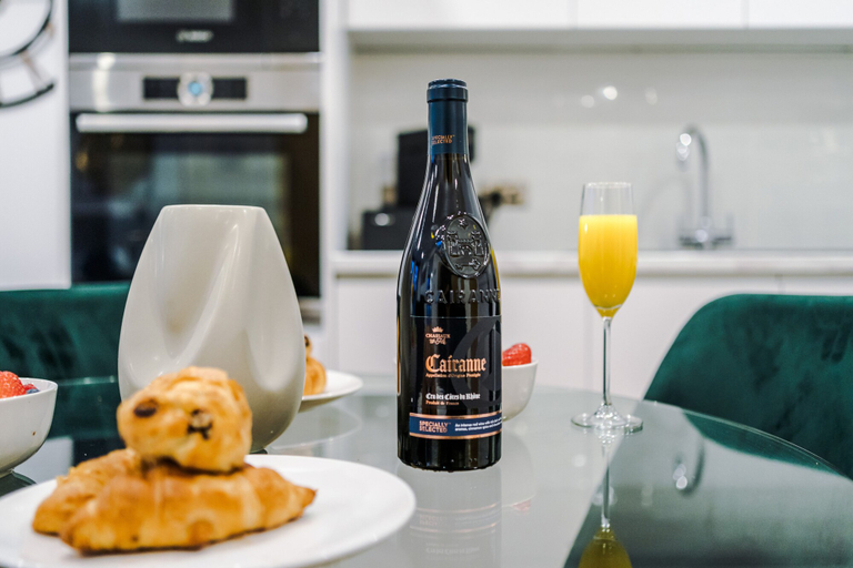 Food & Drinks 5, Outstanding,captivating Stays for Discounts Prices, Birmingham