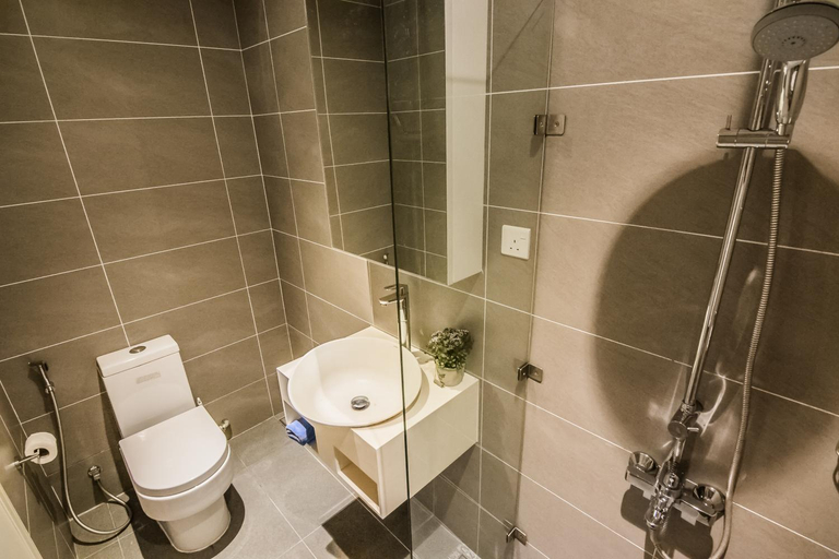 Bathroom 4, Marina Travellers Suite at Riverson Soho, Kota Kinabalu