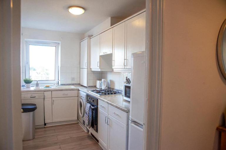 Others 5, Charming 2-bed Apartment Free Parking in Wimbledon, London