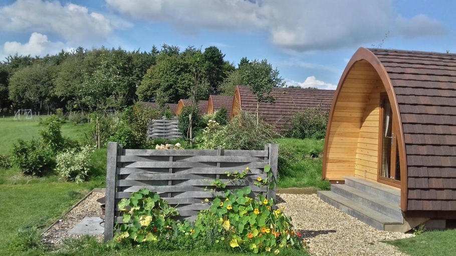 Others 2, Lupin Glamping Pod, Gloucestershire
