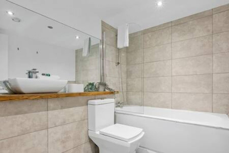 Bathroom, Host Stay The Cavern Quarter Loft, Sefton