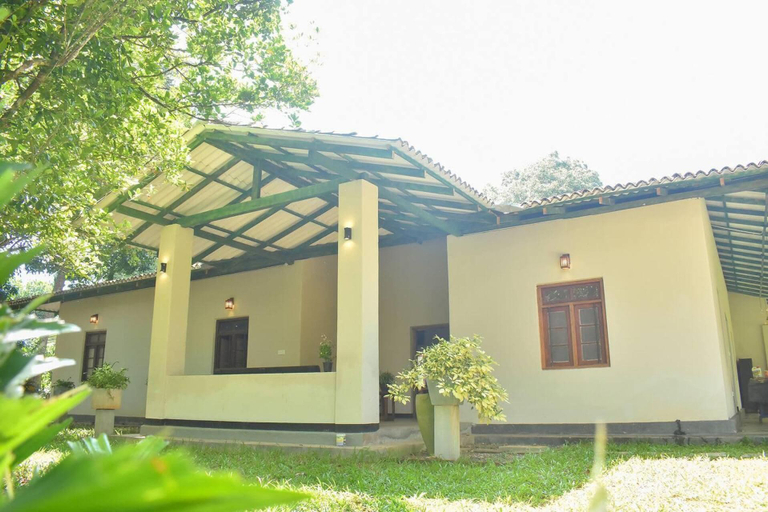 Exterior & Views 2, Charming & Historical 3-bed Bungalow in Hikkaduwa, Ambalangoda