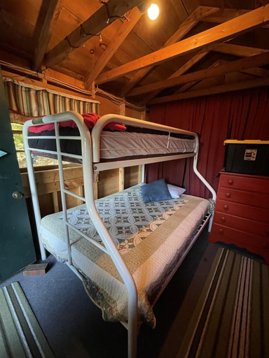 Room 2, Whip Poor Will Limit 5 1 Bedroom Cottage by RedAwning, Cumberland