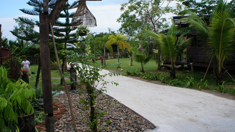 Others 5, Baan Suan La Moon, Chiang Khan