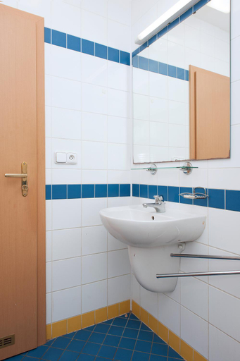 Bathroom 2, Roosevelt Hostel, Praha 7