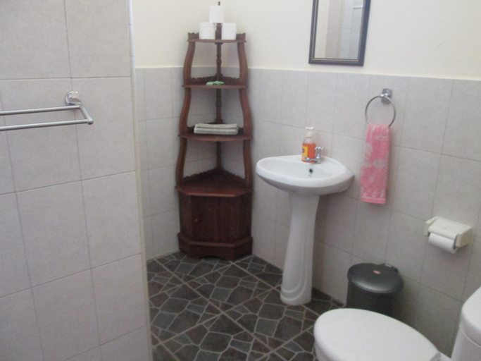 Bathroom 9