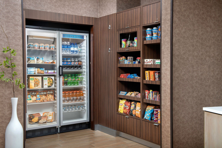 Food & Drinks 5, Fairfield Inn & Suites by Marriott Ithaca, Tompkins