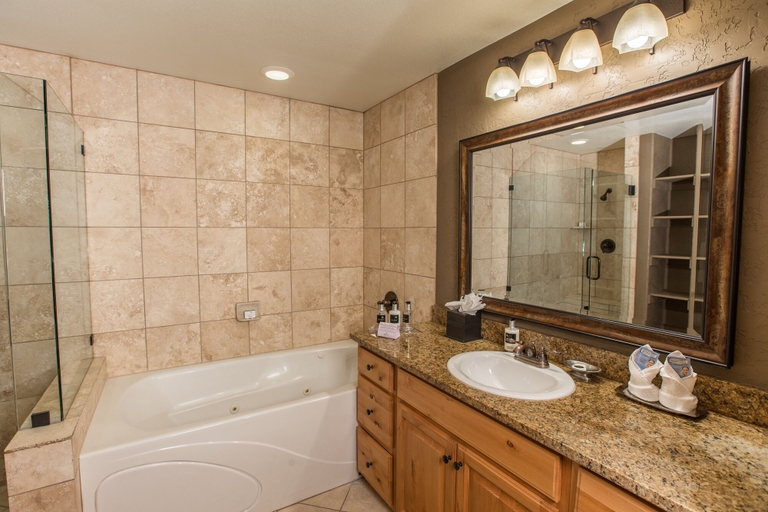 Bathroom 3, Canyons Village Location Oversized Deck Off by RedAwning - Save 20% on 7+ Nights!, Summit