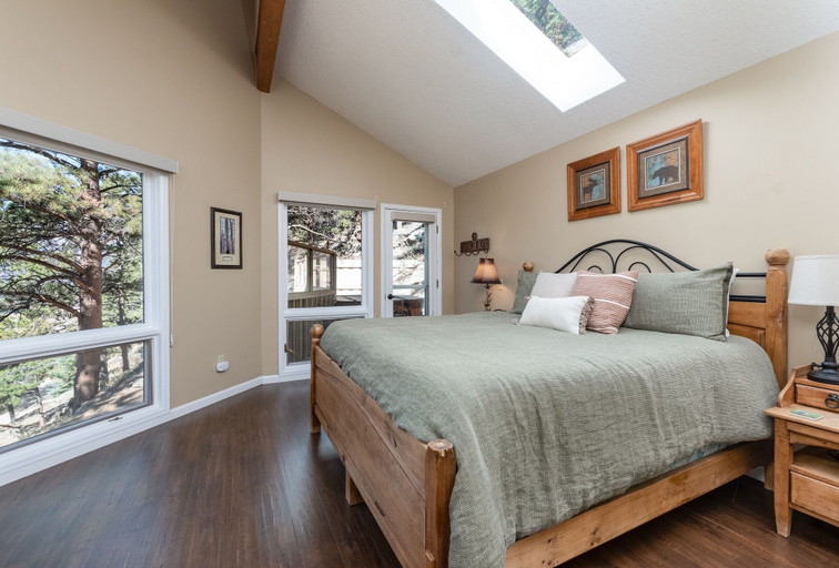 Room 2, The Cedars Luxury At Windcliff 5 Bedroom Home by RedAwning, Larimer