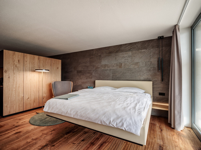 Bedroom 3, Romantik Hotel Hirschen, Neumarkt in der Oberpfalz