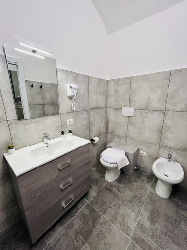 Bathroom 4, Boiardo Art House, Rome