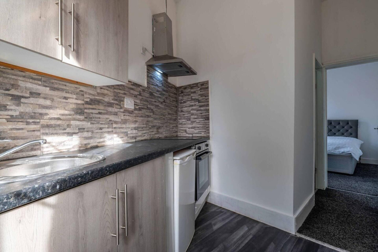 Others 5, Impeccable Flat 1-bed Studio12 in Coventry, Coventry