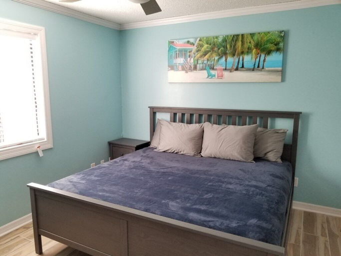 Bedroom 2, 206 B New 1 Bedroom Home by RedAwning, Saint Johns