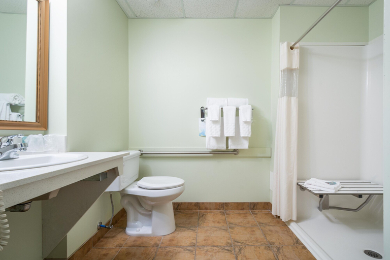 Bathroom 5, Service Plus Inns and Suites Calgary, Division No. 6