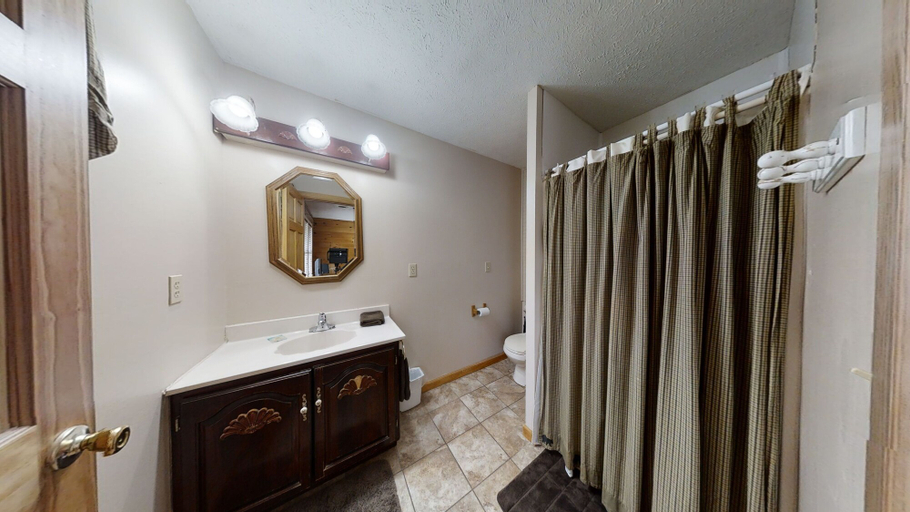 Bathroom 2, Heaven's Door 2 Bedroom Cabin by RedAwning, Sevier