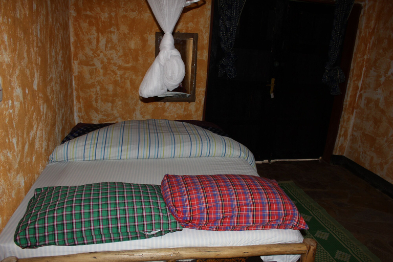 Room 2, Room in B&B - Red Rocks Rwanda - Double Room With Shared Bathroom, Musanze