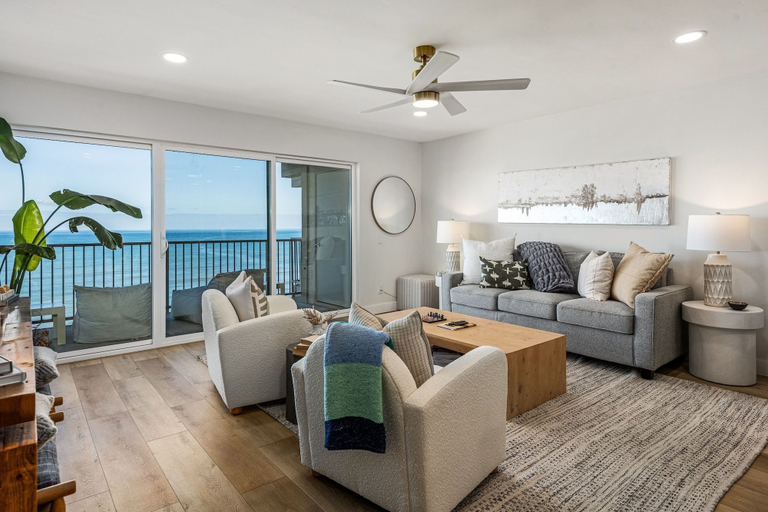Living area 3, Dmbc 823b 2 Bedroom Condo by RedAwning, San Diego