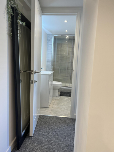 Others 5, Stunning 1 Bedroom Apartment in Bicester Town, Oxfordshire