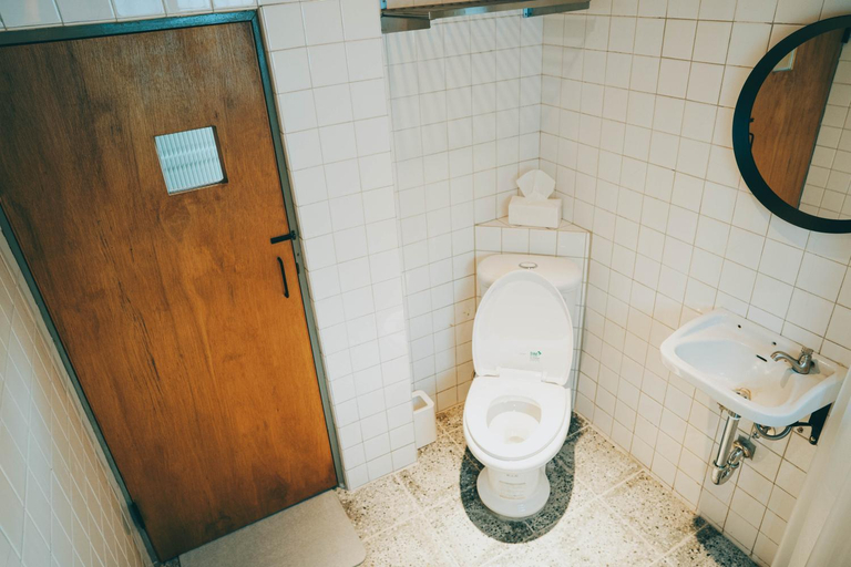 Bathroom 3, Goonnight Hostel, Kaohsiung