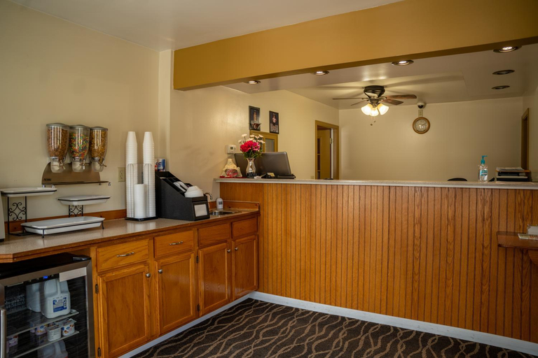 Others 1, Kingsway Inn, Tuscola