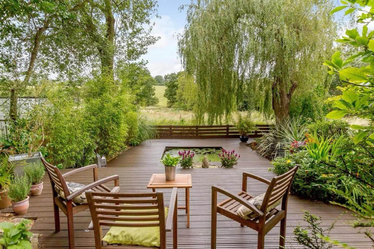 Property grounds 3, 4-bed House in Wetherby, Sleeps 8, Near York, Leeds