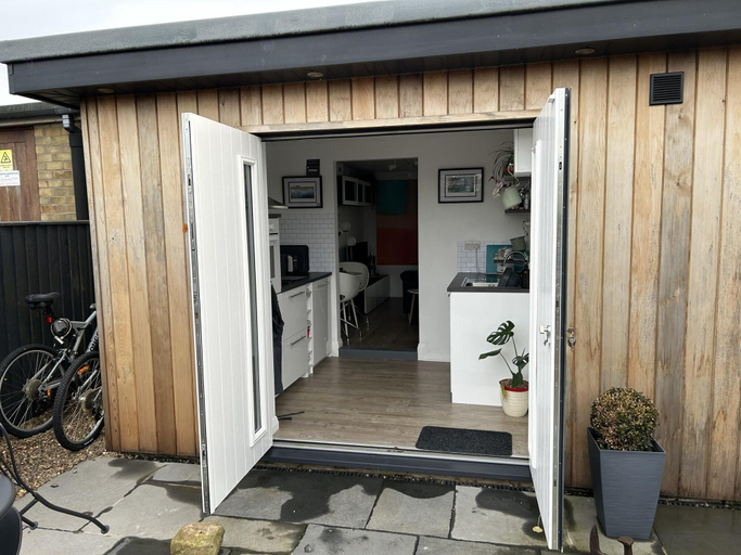 Exterior & Views, Stylish 1-bed Studio in Humberston, Cleethorpes, Lincolnshire