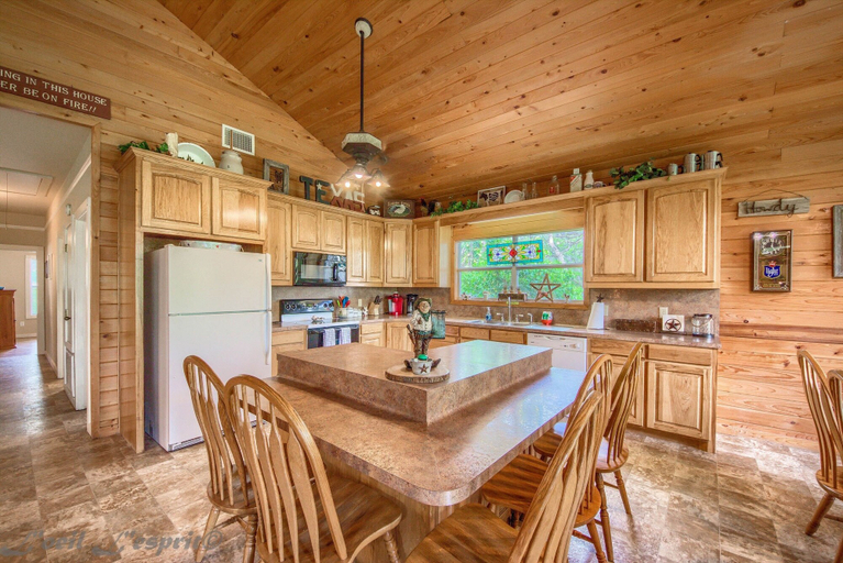 Private kitchen 4, Texas Star Rr9084ts 3 Bedroom Home by RedAwning, Comal