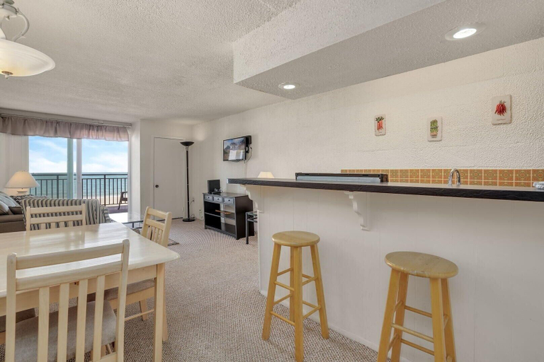 Private kitchen 3, Polynesian 502 1 Bedroom Condo by RedAwning, Worcester