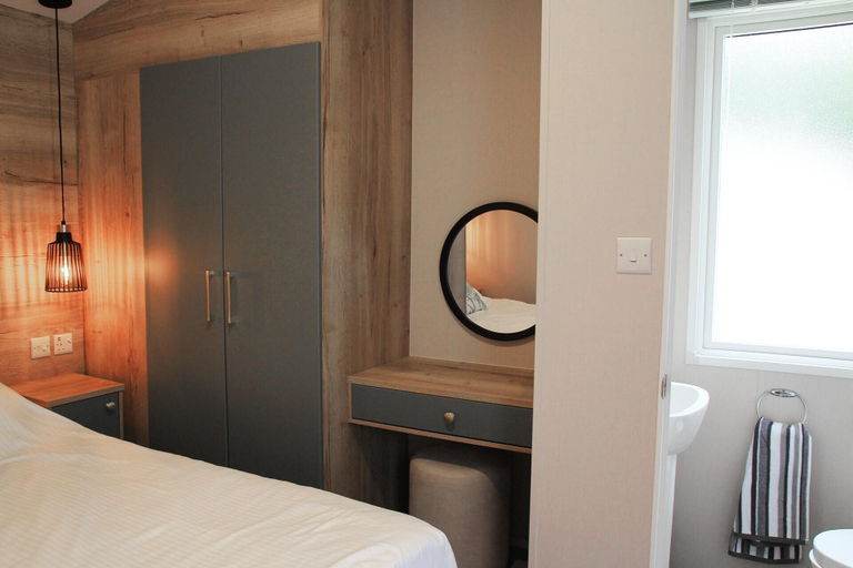 Bedroom 3, Dog Friendly Park 5 Miles From Bude 2 bed Caravan, Devon