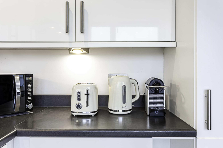 Others 5, Trendy Queen's Park Apartment With Views Across London, London