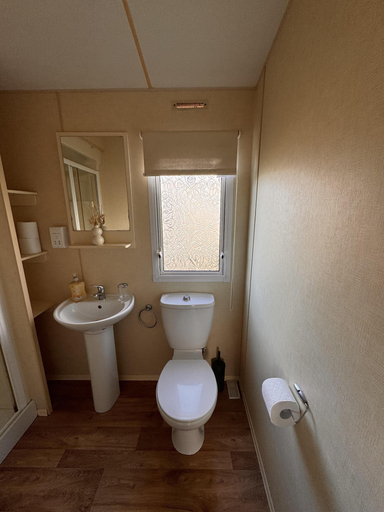 Bathroom 3, 3 Bed Caravan - Sleeps 8 - Pet Friendly, Parking, Conwy